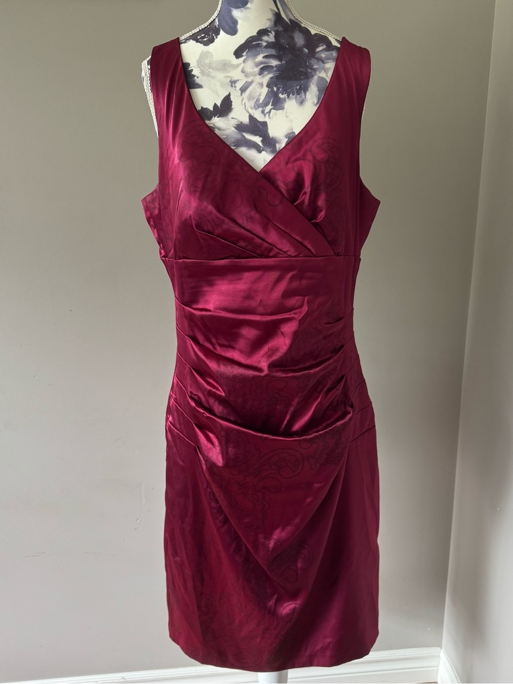 Le Chateau Burgundy Sleeveless V-Neck Satin Midi Dress